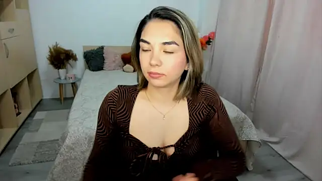 Snapshot of Alexa_Dolly12 chatting on 05/07/26, 06:17 Alexa Dolly12 online show from 05/07/26, 06:17