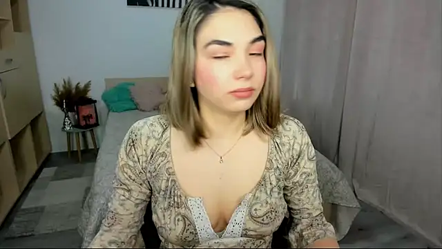 Alexa Dolly12 online show from 02/07/26, 06:10