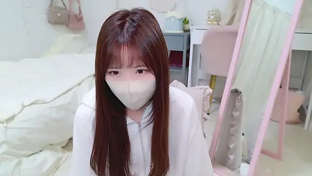 Snapshot of Sayuringo_ chatting on 12/18/24, 11:13 Sayuringo  online show from 12/18/24, 11:13