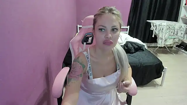 Lika8234 online show from 10/24/25, 07:02