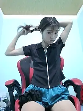 Snapshot of Lonalysexy chatting on 05/25/26, 12:43 Lonalysexy online show from 05/25/26, 12:43