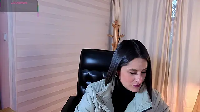 Alice milf  online show from 12/01/25, 11:11