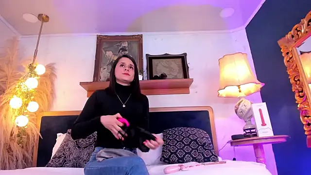 Snapshot of Alice_milf_ chatting on 03/08/25, 11:16 Alice milf online show from 03/08/25, 11:16
