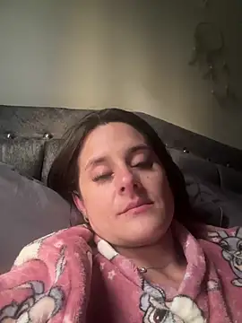 Snapshot of Alice_milf_ chatting on 06/18/26, 02:33 Alice milf online show from 06/18/26, 02:33