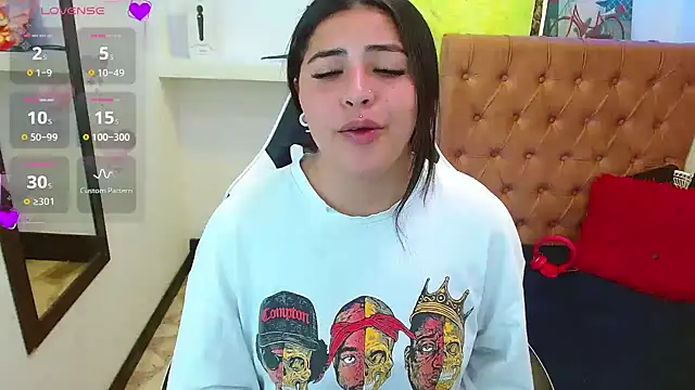  luna torres online show from 11/28/25, 01:22