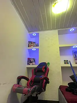  luna torres online show from 04/16/26, 12:39