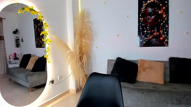 Snapshot of chantall_smith chatting on 10/02/25, 01:36 chantall smith online show from 10/02/25, 01:36