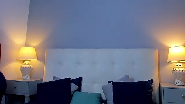 SaraaJhonsonn online show from 09/11/25, 02:50