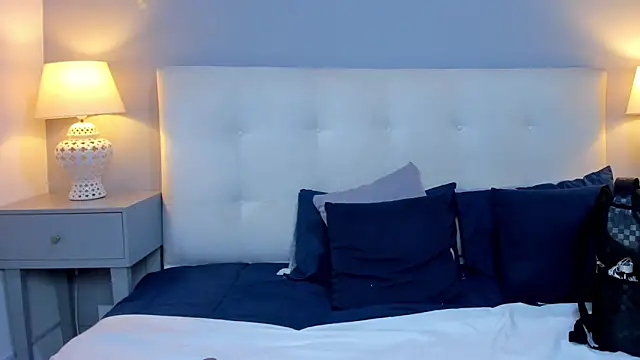 SaraaJhonsonn online show from 10/02/25, 03:26