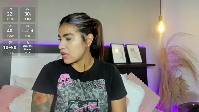 Snapshot of SaraaJhonsonn chatting on 03/15/26, 02:02 SaraaJhonsonn online show from 03/15/26, 02:02