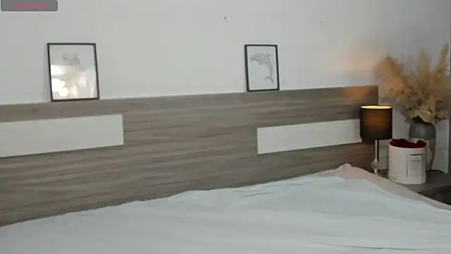 Snapshot of SaraaJhonsonn chatting on 04/14/26, 02:44 SaraaJhonsonn online show from 04/14/26, 02:44