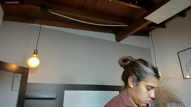 Snapshot of SaraaJhonsonn chatting on 03/25/26, 02:38 SaraaJhonsonn online show from 03/25/26, 02:38