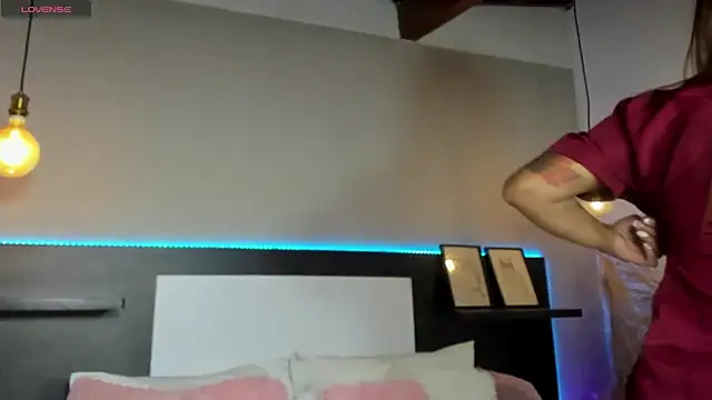 Snapshot of SaraaJhonsonn chatting on 03/18/26, 03:03 SaraaJhonsonn online show from 03/18/26, 03:03