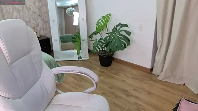 loly marce online show from 11/24/25, 08:31