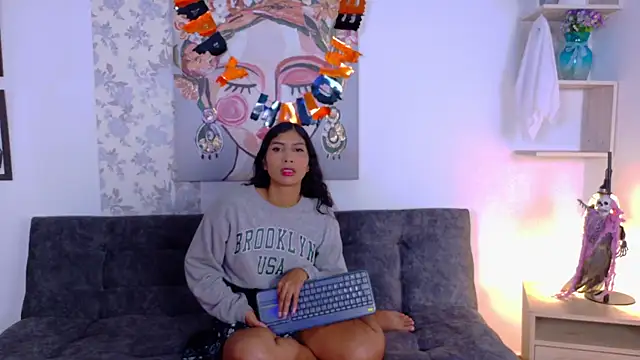 Snapshot of taty_miller chatting on 10/20/25, 08:31 taty miller online show from 10/20/25, 08:31