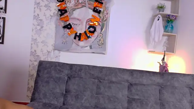 Snapshot of taty_miller chatting on 10/29/25, 08:30 taty miller online show from 10/29/25, 08:30