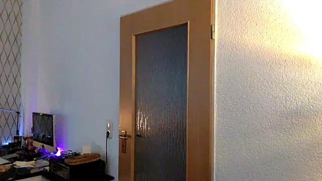 tomz0819 online show from 03/15/25, 03:37