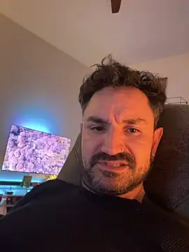 tomz0819 online show from 04/12/26, 05:11