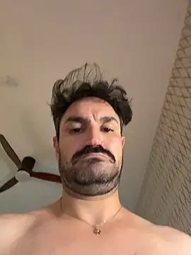 tomz0819 online show from 10/19/25, 03:15