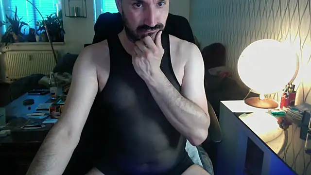 tomz0819 online show from 06/19/26, 04:18