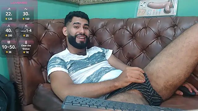 Snapshot of MattewRey chatting on 03/07/25, 10:43 MattewRey online show from 03/07/25, 10:43