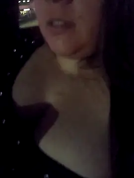 Snapshot of karoll_24 chatting on 12/15/25, 05:13 karoll 24 online show from 12/15/25, 05:13