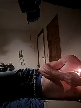 Snapshot of BigDDave6979 chatting on 10/26/25, 04:24 BigDDave6979 online show from 10/26/25, 04:24