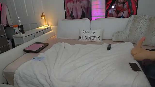 emmagray001 online show from 10/09/25, 12:00