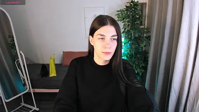 Snapshot of toooyour chatting on 11/05/25, 10:02 toooyour online show from 11/05/25, 10:02