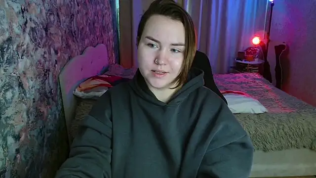 Snapshot of Jenny_Fox chatting on 02/10/26, 04:00 Jenny Fox online show from 02/10/26, 04:00