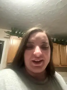 lairarose online show from 11/10/25, 04:34