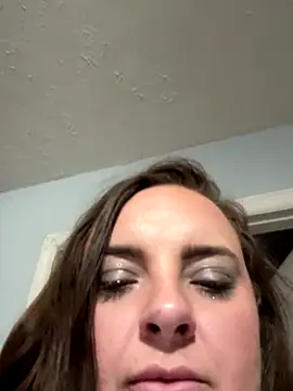 lairarose online show from 10/19/25, 09:39