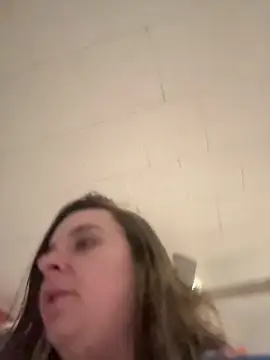 lairarose online show from 11/04/25, 01:37