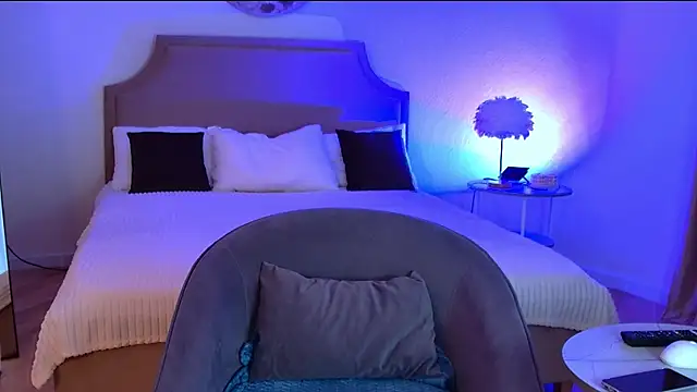 MiaBecky online show from 03/11/25, 05:24