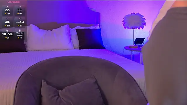 MiaBecky online show from 03/21/25, 05:21