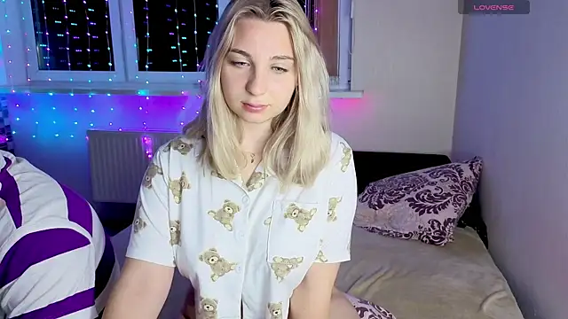 llolilove online show from 10/26/25, 04:40