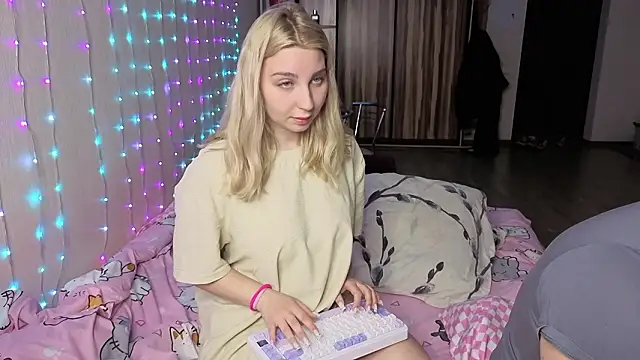 llolilove online show from 03/23/26, 07:36