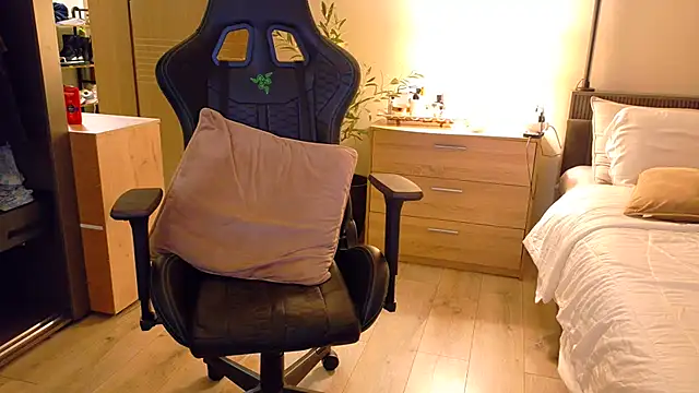 joycesilver online show from 03/01/26, 07:30