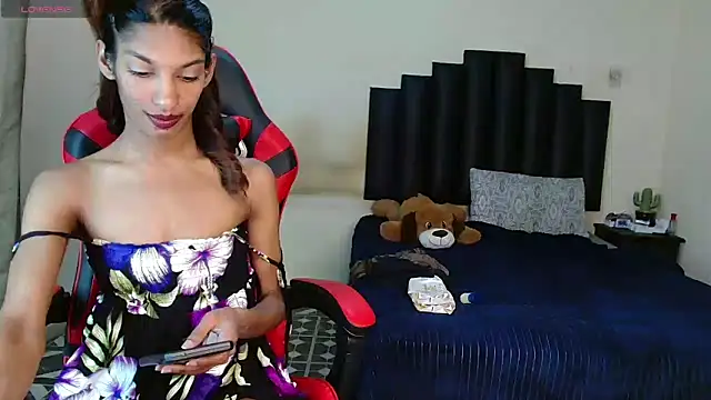 Silkylicious online show from 11/28/25, 01:28