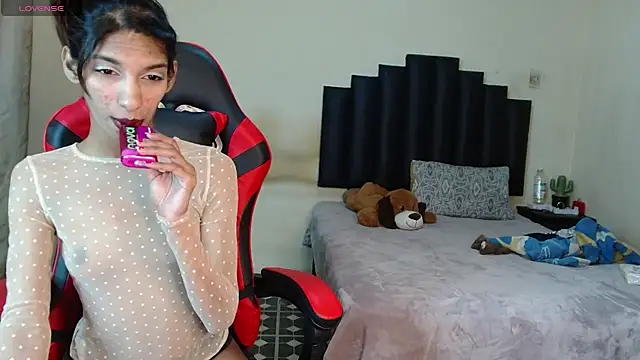 Silkylicious online show from 10/29/25, 01:26