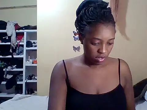 Snapshot of Zara_Twilight chatting on 09/29/25, 09:09 Zara Twilight online show from 09/29/25, 09:09