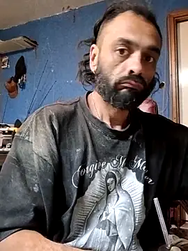 Snapshot of C8L3U chatting on 03/04/26, 06:43 C8L3U online show from 03/04/26, 06:43