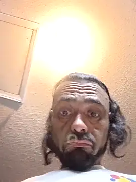 C8L3U online show from 04/15/26, 07:36