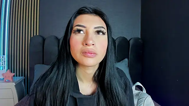 Nicolette ks  online show from 04/22/26, 04:41