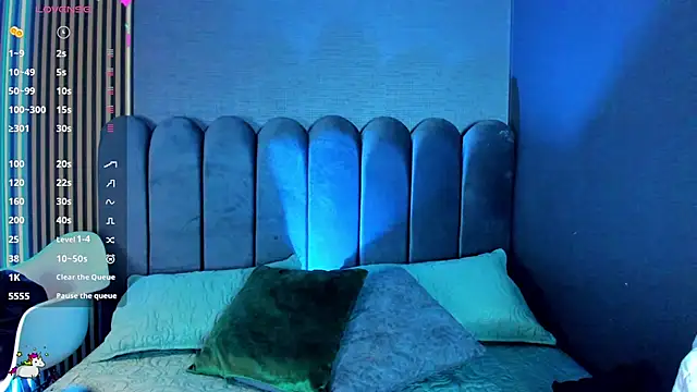 Nicolette ks  online show from 12/16/25, 03:55