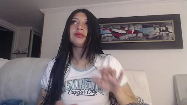 Snapshot of Nicolette_ks_ chatting on 09/24/25, 05:14 Nicolette ks online show from 09/24/25, 05:14