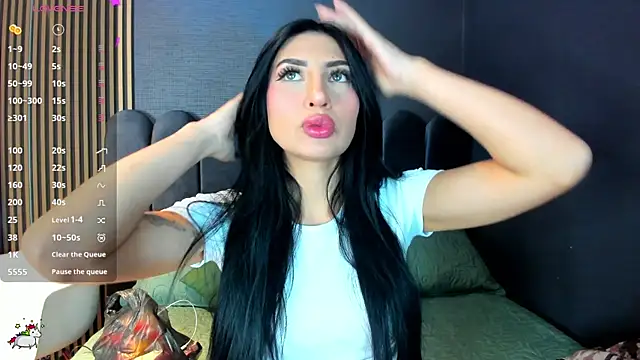 Nicolette ks  online show from 12/04/25, 03:38