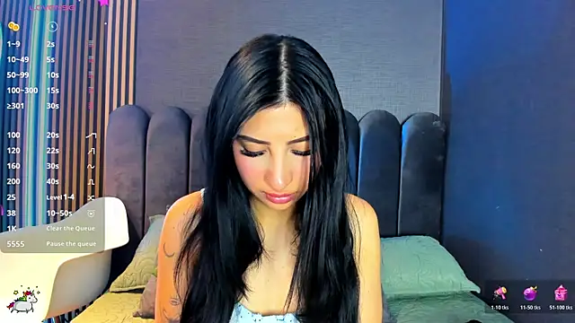 Nicolette ks  online show from 12/03/25, 03:40