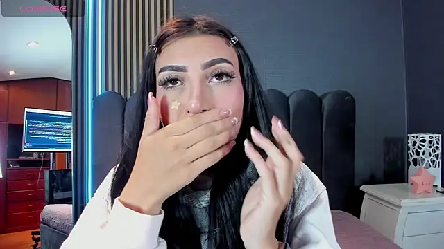 Nicolette ks  online show from 07/10/26, 04:34