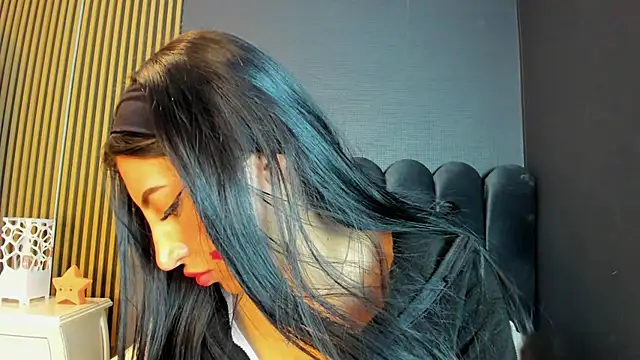 Nicolette ks  online show from 04/09/26, 04:47